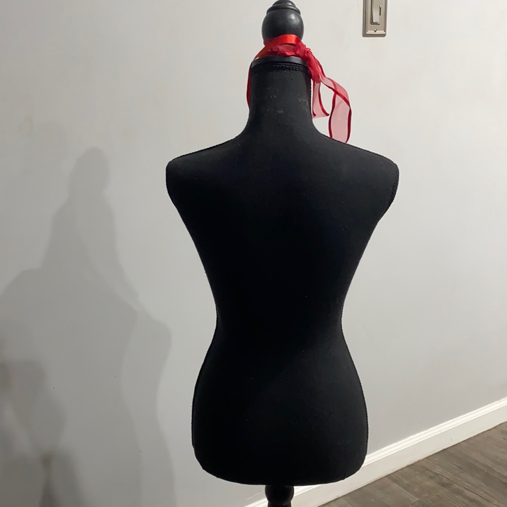 Mannequin( black) it is adjustable